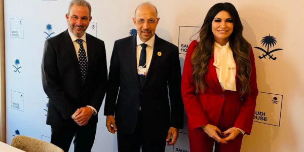 Επαφές Αλ. Εξάρχου με Khalid Al-Falih και Eric Trump για το επενδυτικό περιβάλλον και τις προοπτικές της ελληνικής οικονομίας