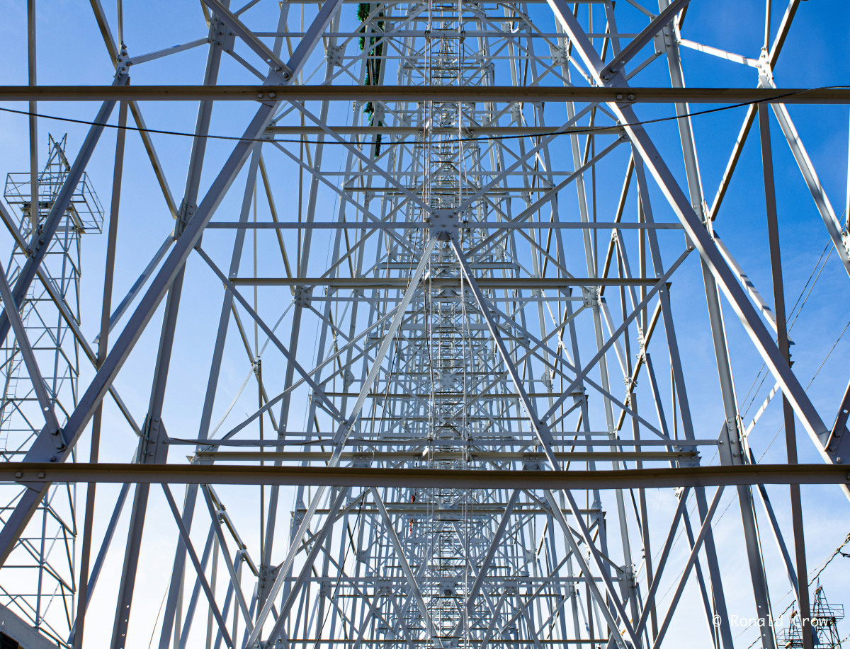 Οι ΗΠΑ βομβάρδισαν τη νήσο Χαργκ του Ιράν