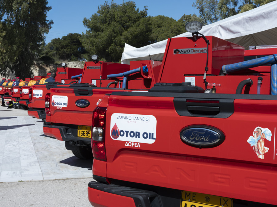 Βαρδινογιάννειο Ίδρυμα-Motor Oil: Επτά πυροσβεστικά οχήματα στους Δήμους Λουτρακίου-Περαχώρας-Αγίων Θεοδώρων και Κορινθίων
