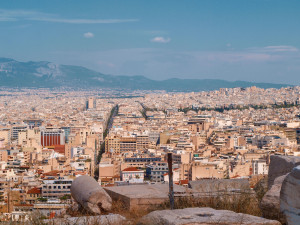 Στο «κόκκινο» η Αθήνα στη μάχη της θέρμανσης, στις τελευταίες θέσεις ευρωπαϊκής έκθεσης για τα ορυκτά καύσιμα