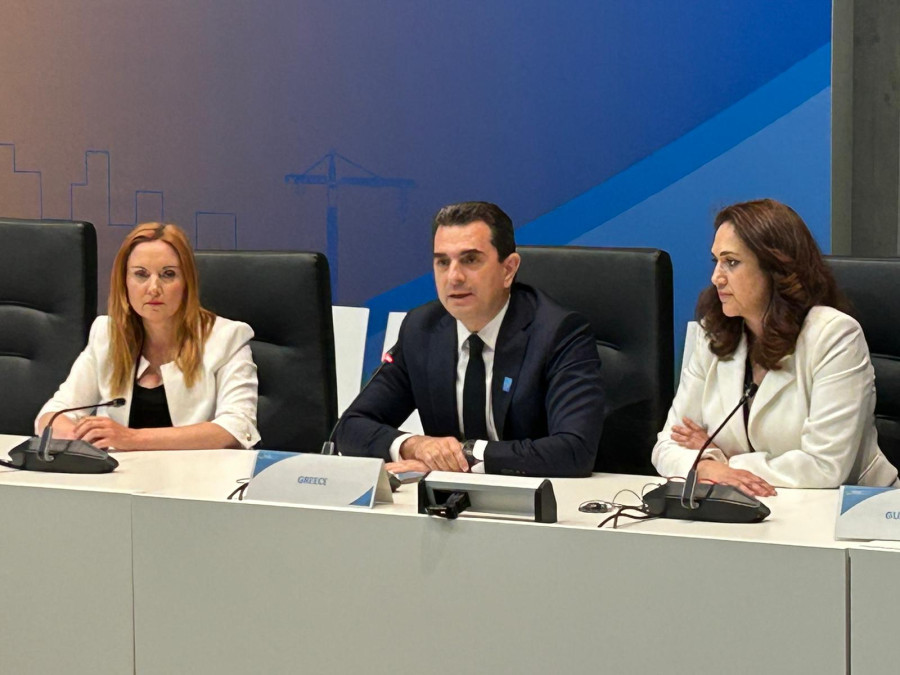 Ο Υπουργός Ανάπτυξης στη «Διάσκεψη για την Ανάκαμψη της Ουκρανίας» στο Βερολίνο