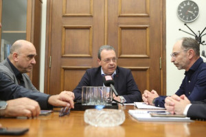 Σ. Φάμελλος: Πετάμε φθηνή πράσινη ενέργεια στα σκουπίδια, χρεοκοπούν οι μικρομεσαίοι των ΑΠΕ και ο καταναλωτής πληρώνει πανάκριβη ενέργεια