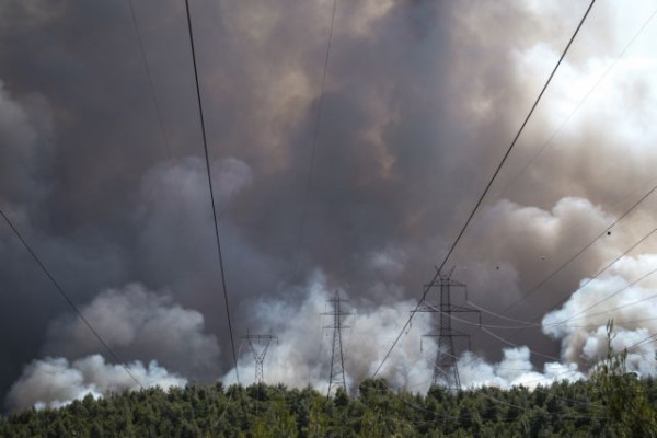 ΔΕΔΔΗΕ – Πήρε ρεύμα η πλατεία της Βαρυμπόμπης Και την Πέμπτη 5 Αυγούστου εκ περιτροπής διακοπές ρεύματος στην Κω. Σοβαρά προβλήματα ηλεκτροδότησης σε Β. Εύβοια και Ηλεία.