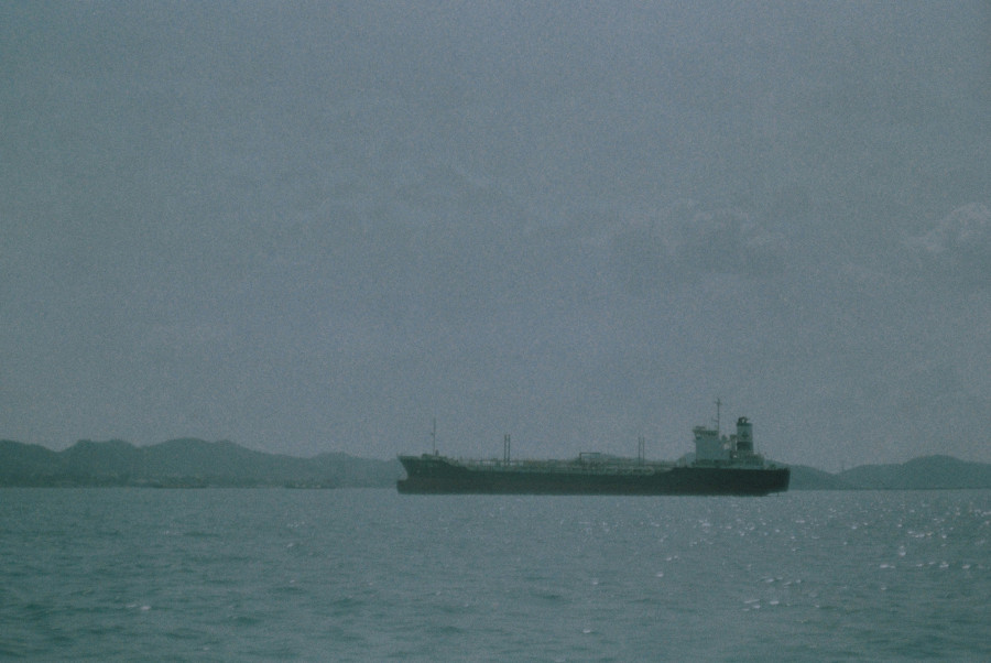 Τα Στενά του Ορμούζ δεν είναι τελείως κλειστά - Πότε «ανοίγουν» και για ποιους