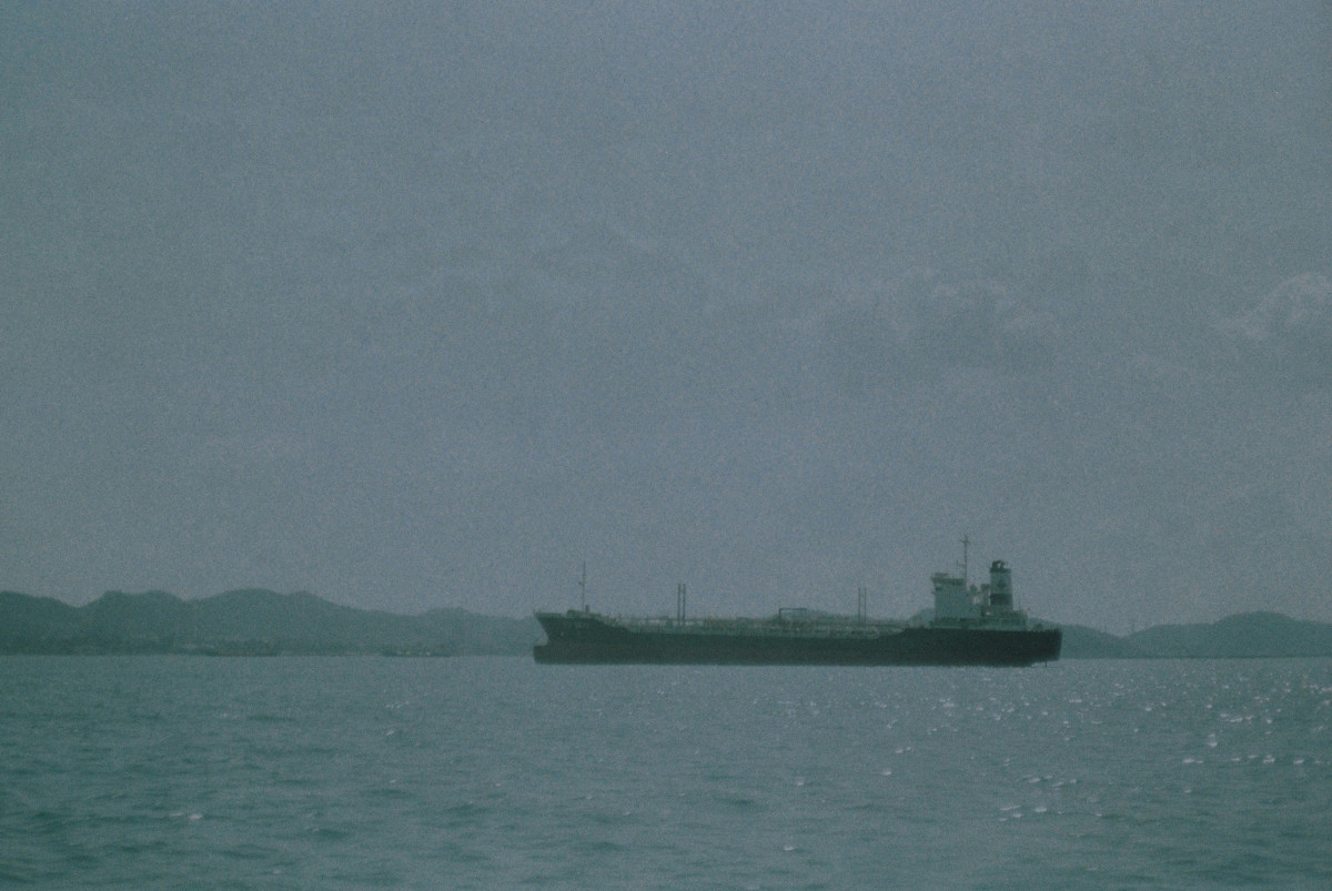 Τα Στενά του Ορμούζ δεν είναι τελείως κλειστά - Πότε «ανοίγουν» και για ποιους