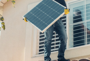 Επιδότηση για φωτοβολταϊκά στη στέγη: Ανοίγει η πλατφόρμα του ΔΕΔΔΗΕ για αιτήσεις