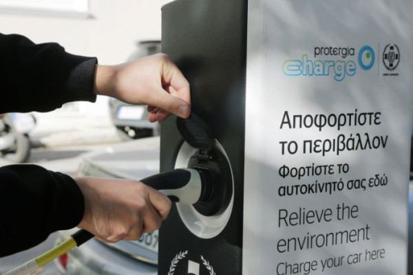 Protergia Charge - Το μέλλον της ενέργειας και της ηλεκτροκίνησης έχει ήδη φτάσει στο Δήμο Αθηναίων. Εντελώς δωρεάν η φόρτιση των οχημάτων τον πρώτο χρόνο