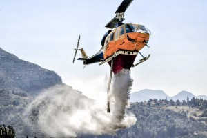 Πυρκαγιές σε εξέλιξη σε Ζάκυνθο, Αιτωλοακαρνανία, Κεφαλονιά και Φωκίδα