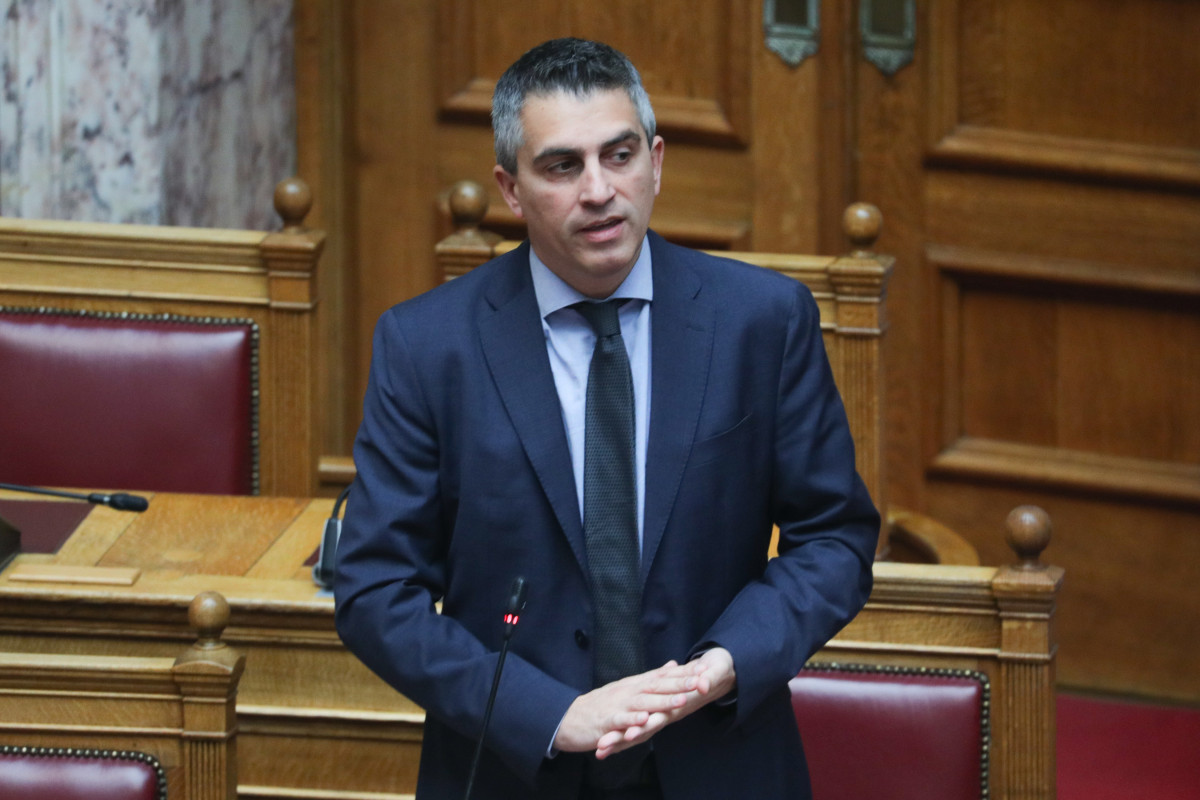 Χρ. Δήμας: Περισσότερα από 24.000 ηλεκτρικά οχήματα, 7.639 φορτιστές, 250 λεωφορεία