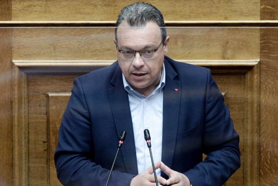 Φάμελλος: Δεν έχουν φορολογηθεί τα υπερκέρδη του περασμένου έτους στην ενέργεια