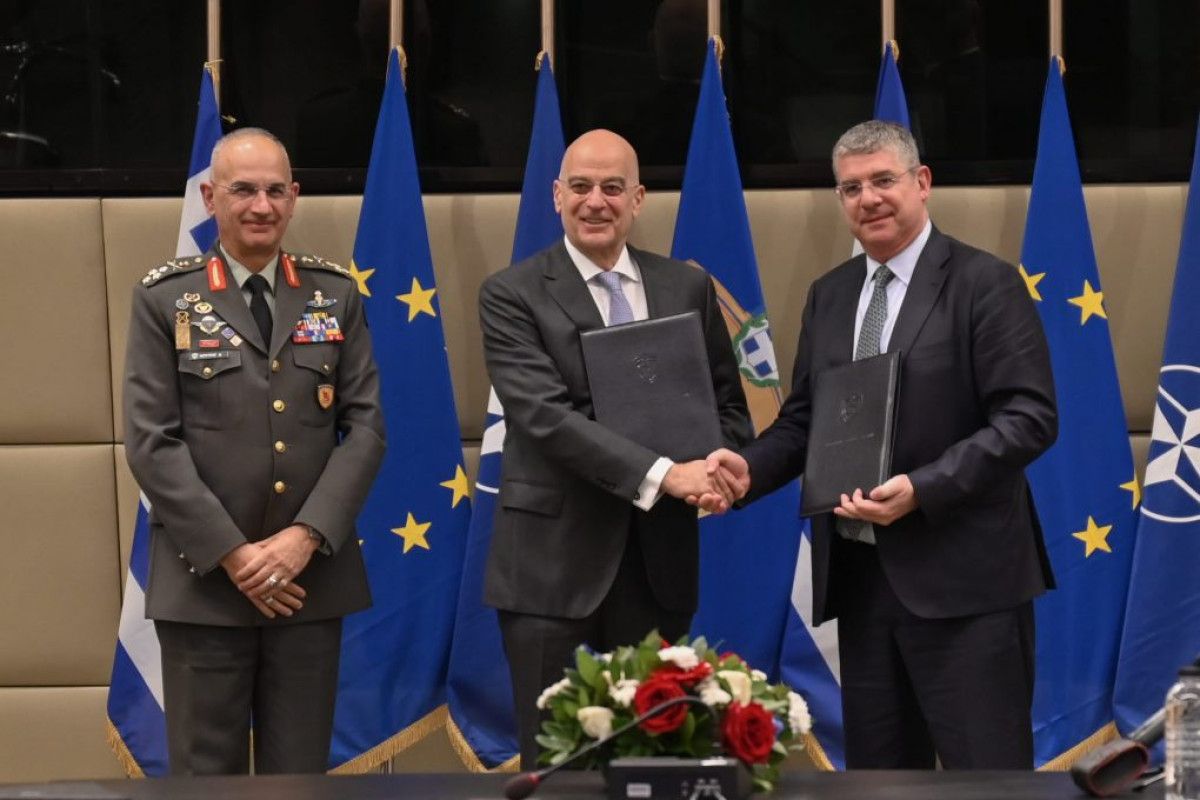 Ν. Δένδιας: Υπογραφή συμφωνίας με τον αντιπρόεδρο της ΕΤΕπ Ι. Τσακίρη για έργα ενεργειακής αναβάθμισης σε 40 ενεργοβόρα στρατόπεδα