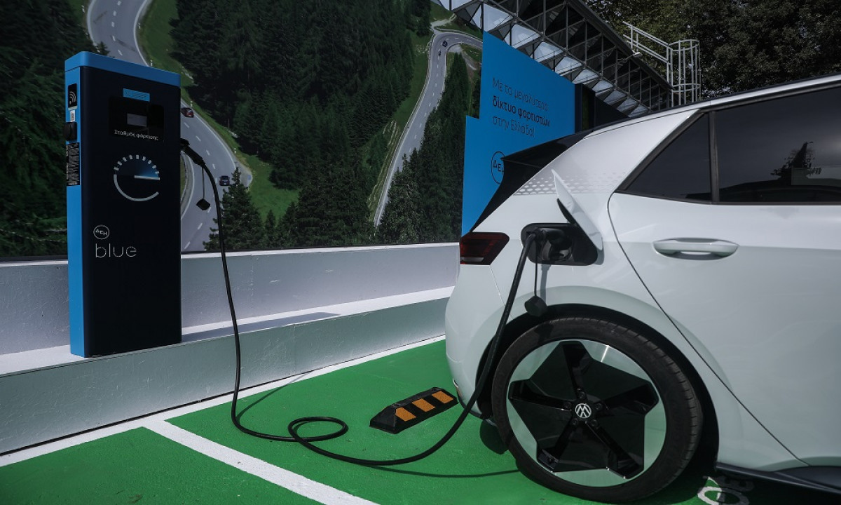 ElpeFuture: Νέες χαμηλότερες τιμές φόρτισης ηλεκτρικών οχημάτων