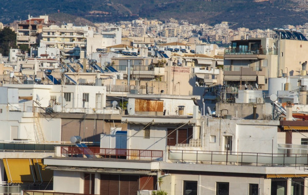 Νέος πράσινος φόρος για ακίνητα και αυτοκίνητα - Τι σημαίνει για την Ελλάδα