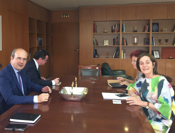 ﻿Συνάντηση υπουργού ΠΕΝ Κωστή Χατζηδάκη με την Πρέσβειρα του Ισραήλ Irit Ben-Abba