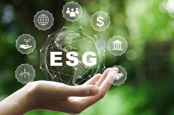 EY: Σημαντικές επενδύσεις από τις ελληνικές επιχειρήσεις στην στρατηγική τους για το ESG