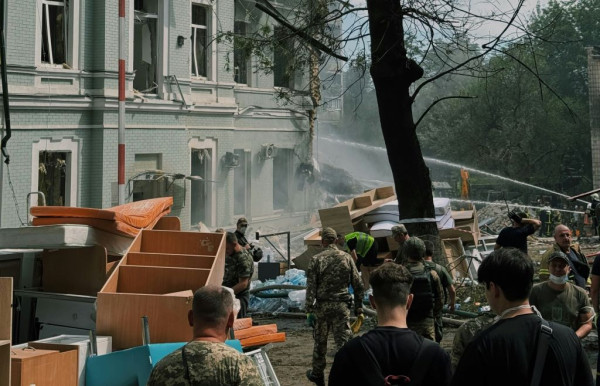 Έξι νεκροί στην Ουκρανία από ρωσικά πυρά, διακοπές της ηλεκτροδότησης στο Κίεβο