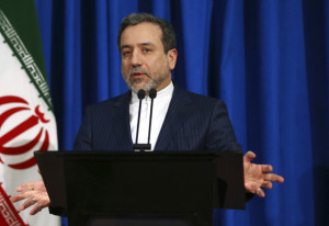 Αραγτσί: Το Ιράν είναι διατεθειμένο να ξαναρχίσει «δίκαιες» διαπραγματεύσεις για το πυρηνικό του πρόγραμμά