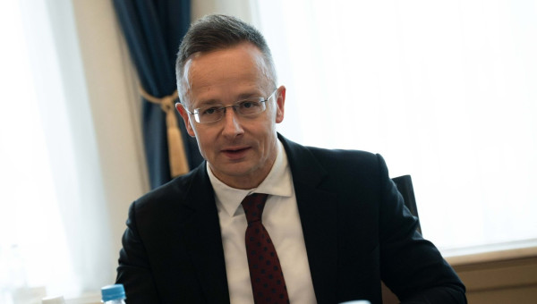 Ούγγρος ΥΠΕΞ: Η Βουδαπέστη θα αγοράσει πυρηνικά καύσιμα και τεχνολογία από τις ΗΠΑ για την αποθήκευση εξαντλημένου καυσίμου