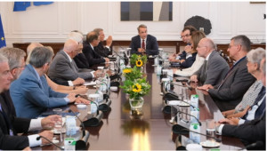 Συνάντηση του Πρωθυπουργού Κυριάκου Μητσοτάκη με τους επικεφαλής των Ιδρυμάτων της «Πρωτοβουλίας ’21»