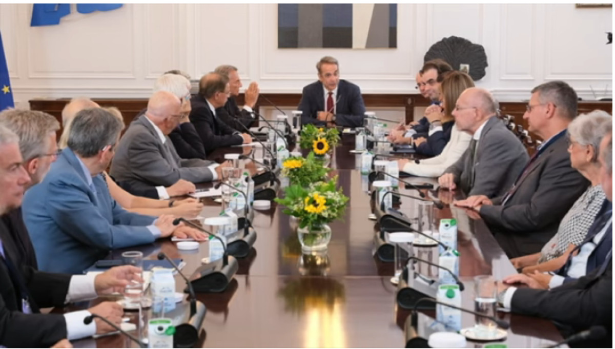 Συνάντηση του Πρωθυπουργού Κυριάκου Μητσοτάκη με τους επικεφαλής των Ιδρυμάτων της «Πρωτοβουλίας ’21»