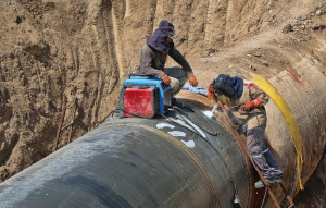 ΡΑΕΕΥ: Σε διαβούλευση η τροφοδότηση δικτύων διανομής φυσικού αερίου με LNG