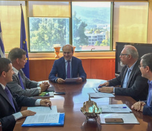 Συνάντηση υπουργού ΠΕΝ Κωστή Χατζηδάκη με τον πρύτανη του ΕΚΠΑ Μελέτιο- Αθανάσιο Δημόπουλο