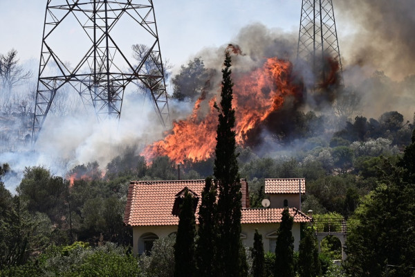 Φωτιές και καύσωνας: Σε δοκιμασία το σύστημα ενέργειας - Στο φουλ η ζήτηση