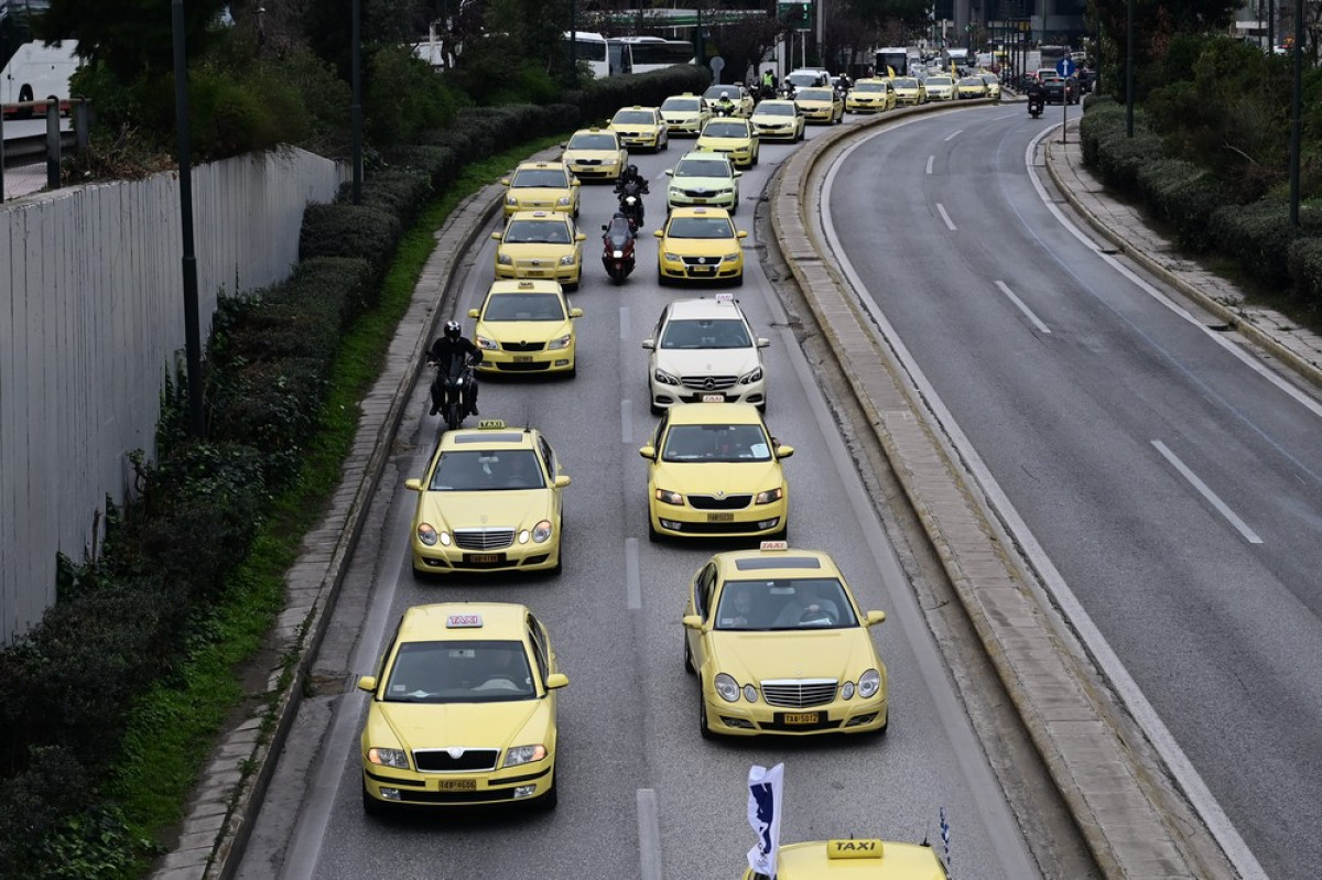 Κόστος καυσίμων και ενέργεια «χτυπούν» και τα ταξί