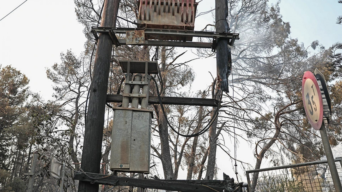 Προβλήματα στην ηλεκτροδότηση στις πληγείσες περιοχές της Αττικής