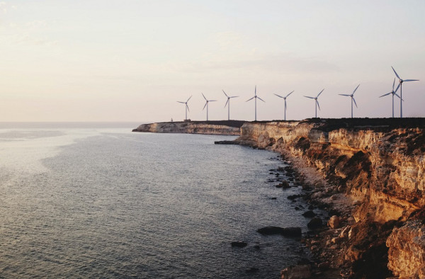 ΔΕΗ Ανανεώσιμες: Αναβαθμίζονται 10 αιολικά πάρκα σε νησιά του Αιγαίου