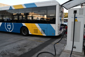Υπουργείο Μεταφορών: Πλήρης ανανέωση στόλου με 1.700 σύγχρονα λεωφορεία στις συγκοινωνίες