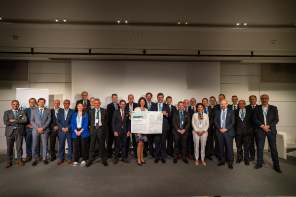 Ο ΔΕΣΦΑ συνυπέγραψε τη δέσμευση της πρωτοβουλίας European Hydrogen Backbone για την ανάπτυξη διαδρόμων εφοδιασμού υδρογόνου μέχρι το 2030