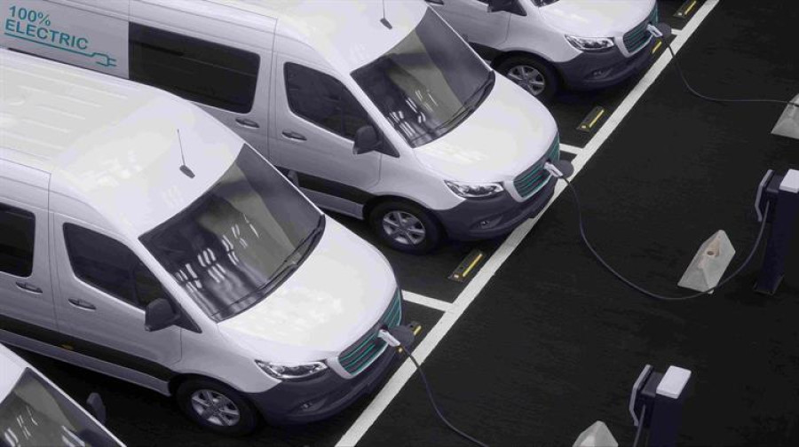 Έκθεση EY–Eurelectric: Η ηλεκτροκίνηση των εταιρικών στόλων στην Ευρώπη μπορεί να εξοικονομήσει σχεδόν 250 δισ. ευρώ, αν αντιμετωπιστούν τα εμπόδια του οικοσυστήματος