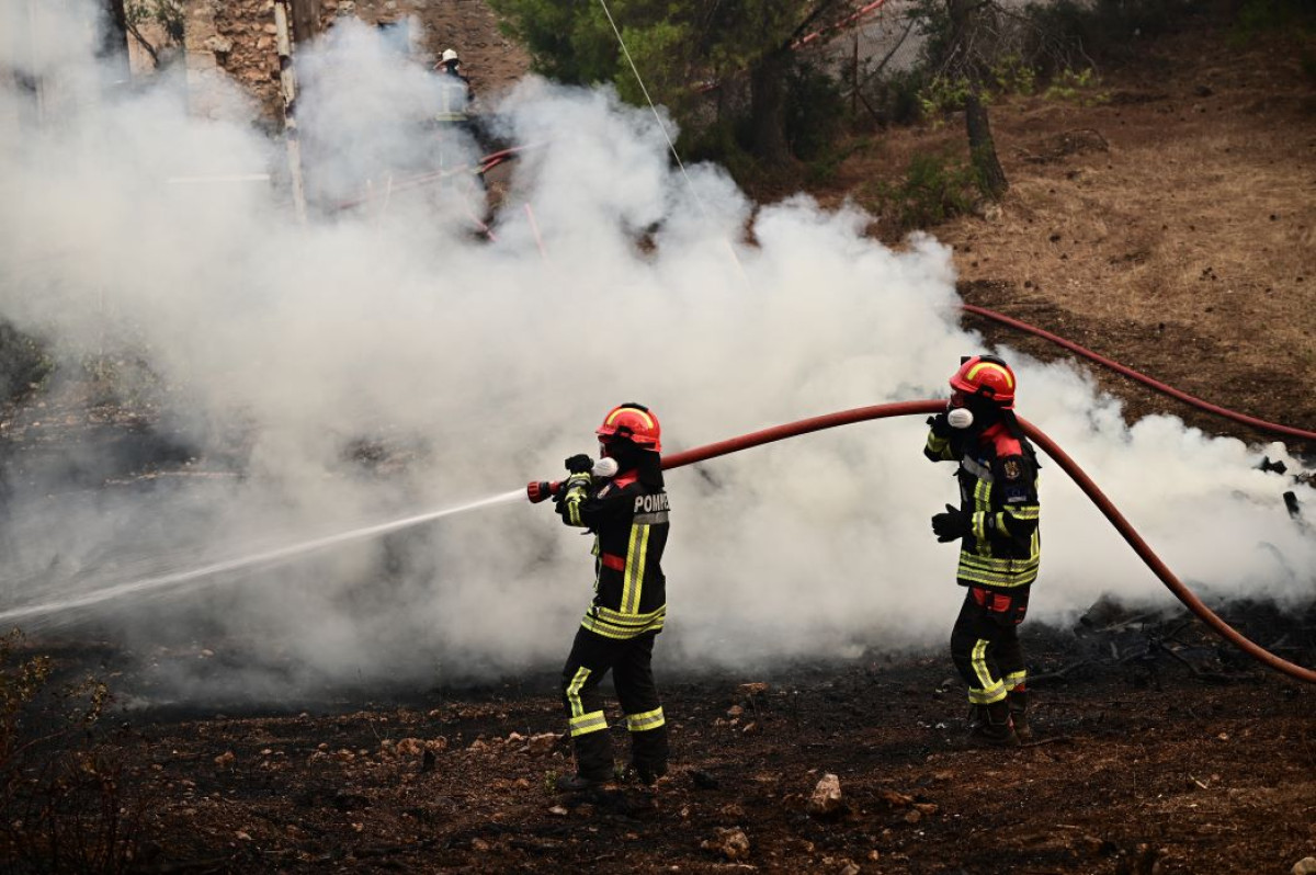 Η Νότια Ευρώπη φλέγεται, ενώ οι ηγέτες της ΕΕ αποδυναμώνουν τη φυσική μας ασπίδα