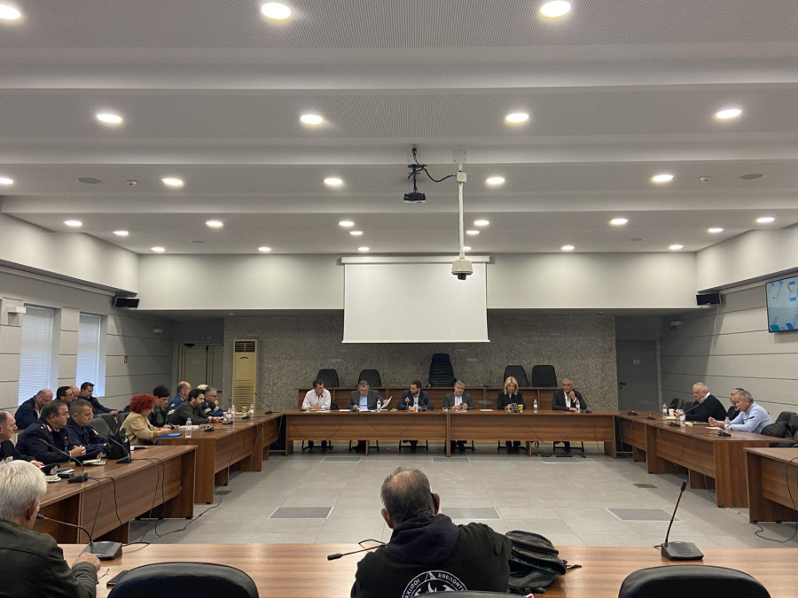 Σύσκεψη παρουσία του Μανώλη Γραφάκου για την παράνομη διαχείριση αποβλήτων στα όρια των Δήμων Τανάγρας και Χαλκιδέων