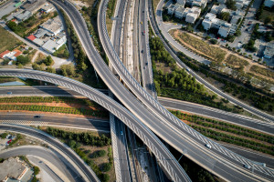 ΤΑΙΠΕΔ: Τα επενδυτικά σχήματα που περνούν στη Β&#039; φάση του διαγωνισμού της Αττικής Οδού