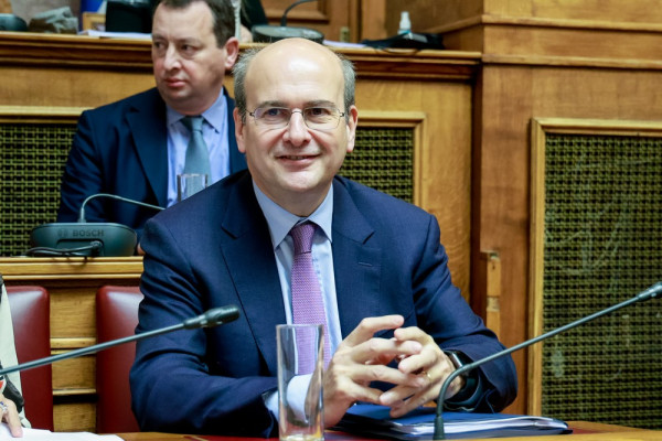 Γιάννης Τριήρης: Ο υπουργός-συνήγορος των τραπεζών και οι απροστάτευτοι πελάτες