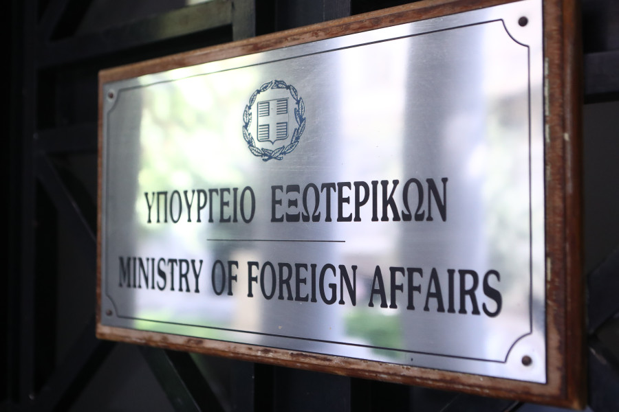 Εκπρόσωπος ΥΠΕΞ: Αποδοκιμάζουμε τις επιθέσεις κατά πλοίων ελληνικών συμφερόντων